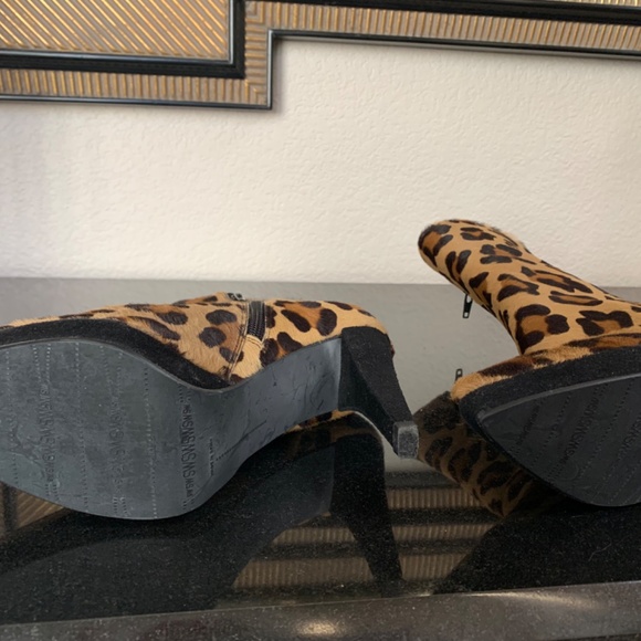 Leopard Print Pony Hair Ankle Boots - Size 7 - Picture 3 of 9